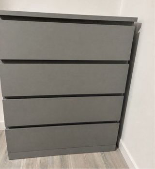 Comoda Malm 4 cajones. Gris tinte. Solo en persona