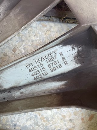 Tapacubo Renault 16” 40315 1897