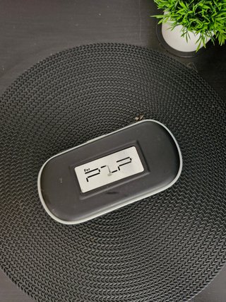 Sony PSP Street Negra + Cargador y 3 Juegos UMD