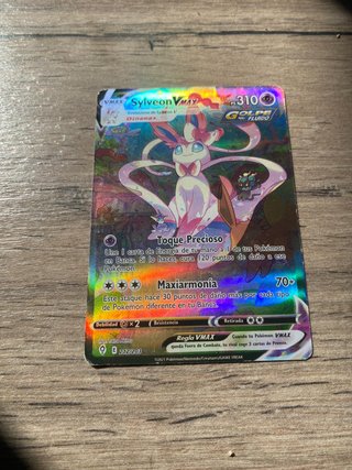 Carta Pokémon Sylveon VMAX 212/203