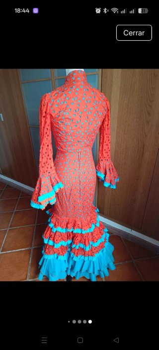 Traje de flamenca perforado celeste y naranja