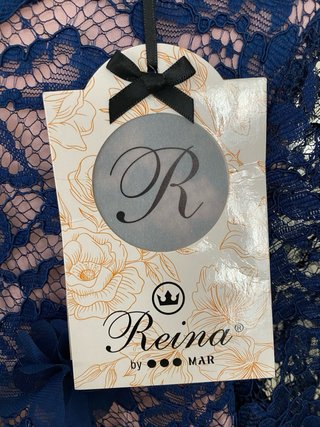 Vestido encaje azul con flores y forro rosa