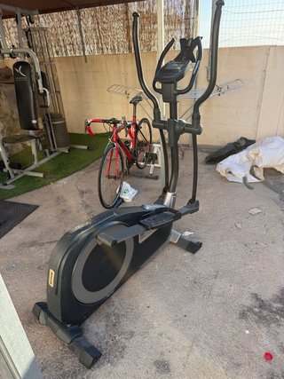 Máquina multifuncional + banco + elíptica