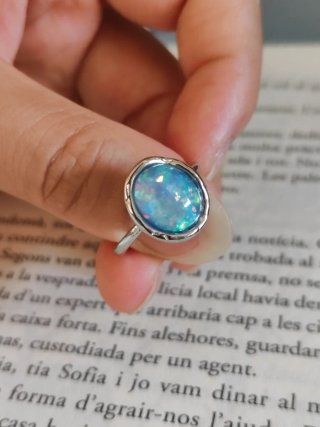 Anillo mujer ópalo ovalado elegante estilo vintage
