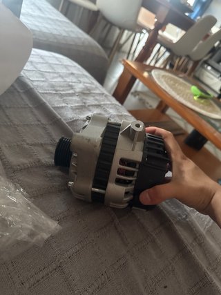 Alternador F865572