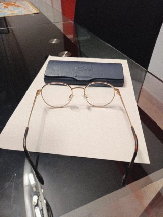 Montura metálica de gafas
