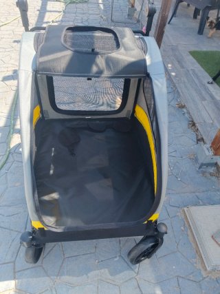 Carro para perros gris y amarillo