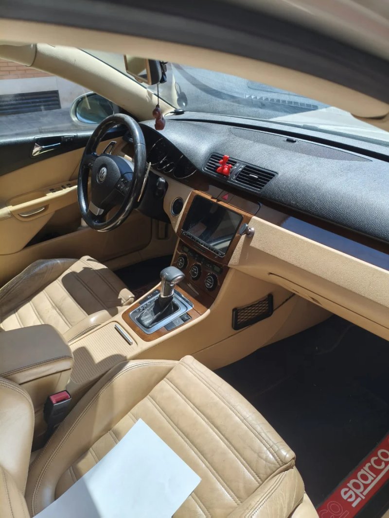 Volkswagen Passat 2005 - foto 1