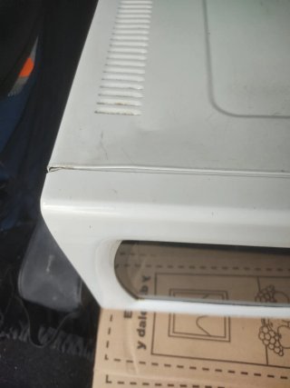 Microondas blanco con mandos giratorios