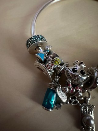 Pulsera Pandora con charms