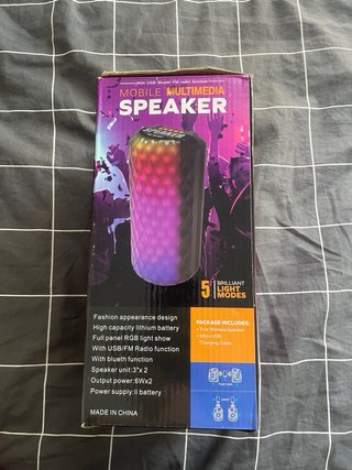 Altavoz con  bluetooth  y luces