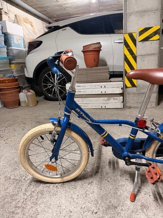 Bicicleta azul niño