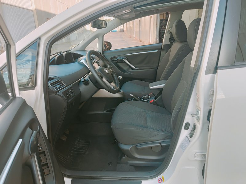 Toyota Corolla Verso 2013, foto 10