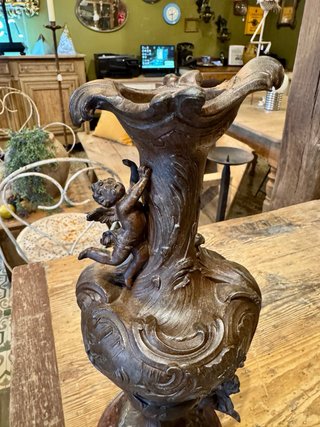 Jarrón Modernista Bronce Figuras
