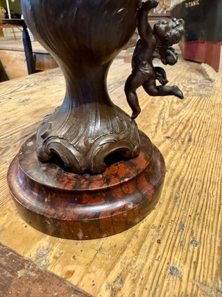 Jarrón Modernista Bronce Figuras