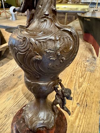 Jarrón Modernista Bronce Figuras