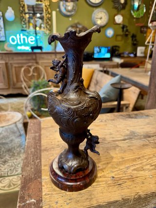 Jarrón Modernista Bronce Figuras