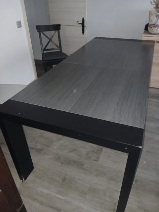 Se vende mesa maciza extensible