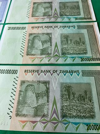 L#668 SEIS BILLETES DE ZIMBABWE 2008