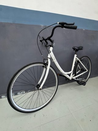 Bicicleta de paseo blanca
