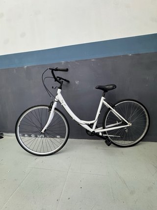 Bicicleta de paseo blanca