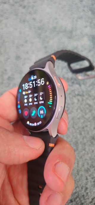 Samsung Galaxy Watch 7 + spigen