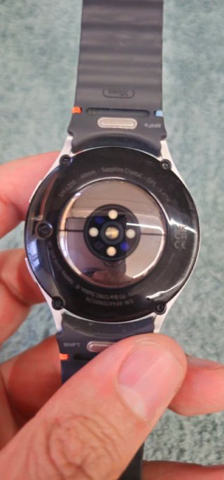 Samsung Galaxy Watch 7 + spigen