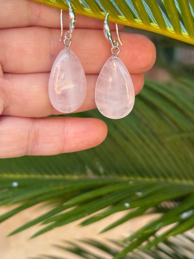 Pendientes de cuarzo rosa y aguja de plata
