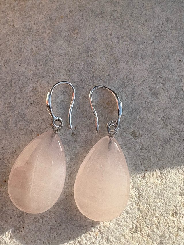 Pendientes de cuarzo rosa y aguja de plata