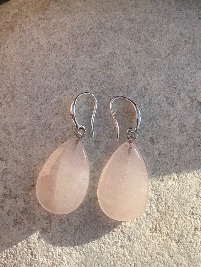 Pendientes de cuarzo rosa y aguja de plata