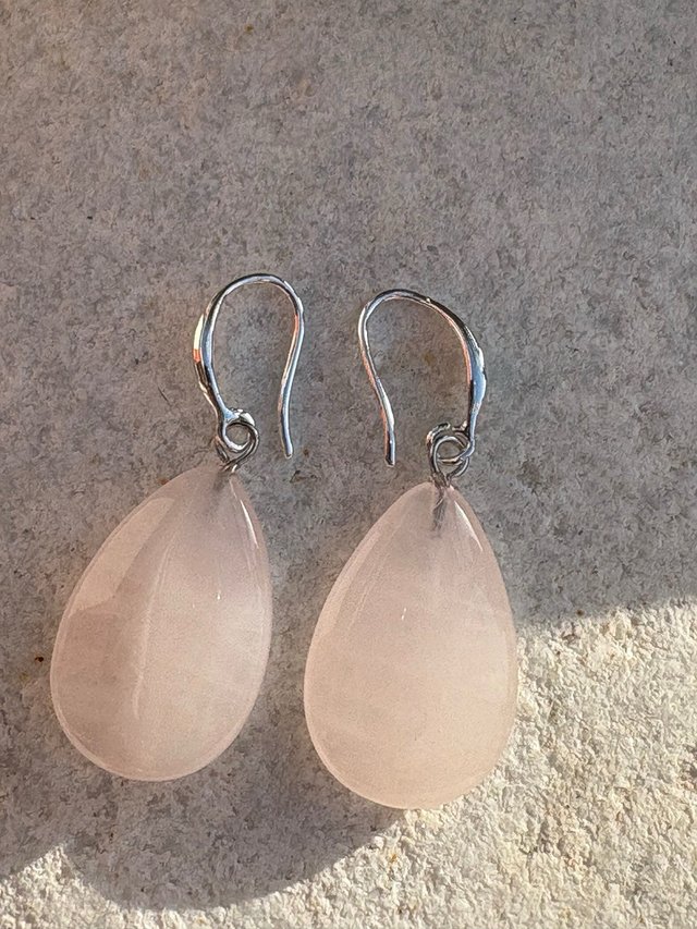 Pendientes de cuarzo rosa y aguja de plata