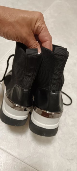 Deportivas tipo botines negros mujer plataforma.