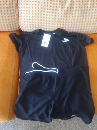 Conjunto Nike Negro Camiseta y Pantalón Corto