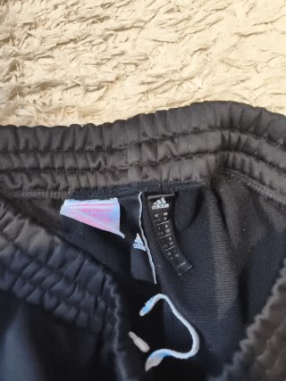 Pantalón adidas corto 11-12.