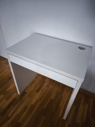 Mesa escritorio de madera blanca