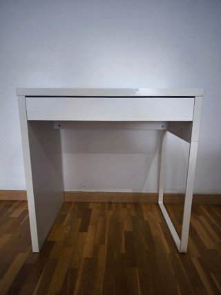 Mesa escritorio de madera blanca