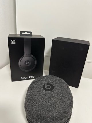 Beats solo pro con caja y bolsa rigida, como nuevo