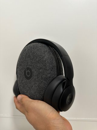 Beats solo pro con caja y bolsa rigida, como nuevo