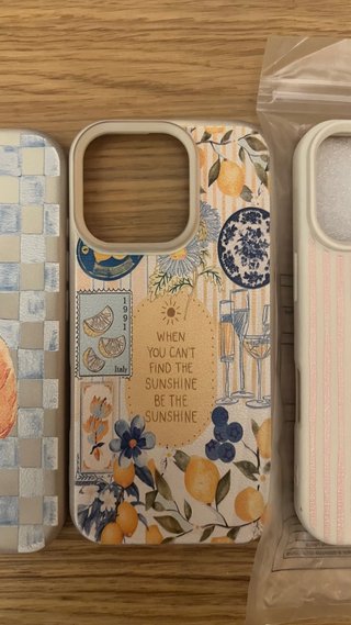 3 fundas Iphone 16pro