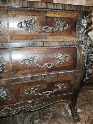 Cómoda de los años 1940 estilo Luis XV mueble