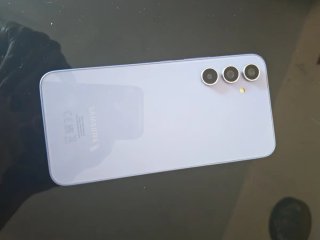 Samsung púrpura y plateado
