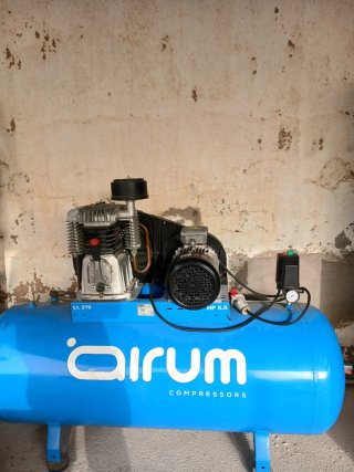 Compresor Airum 270L Trifásico 380W