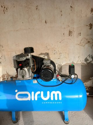 Compresor Airum 270L Trifásico 380W