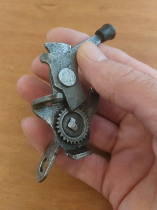 Antiguo abrelatas mariposa - 1940/1960C