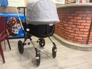 Carrito de bebe mas cuco