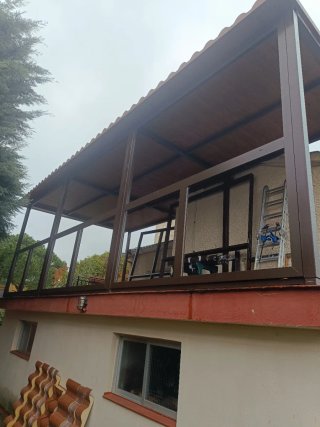 Montaje de panel sanwich