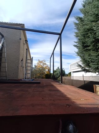 Montaje de panel sanwich