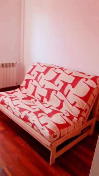 CAMA PLEGABLE ,MADERA DE FRESNO CON FUTON.