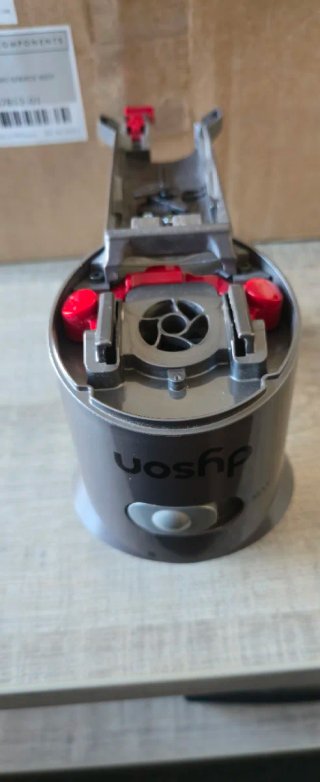 Aspirapolvere Dyson V8 Motore e Corpo