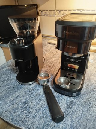 Cafetera Cecotec Cumbia + Molinillo Café